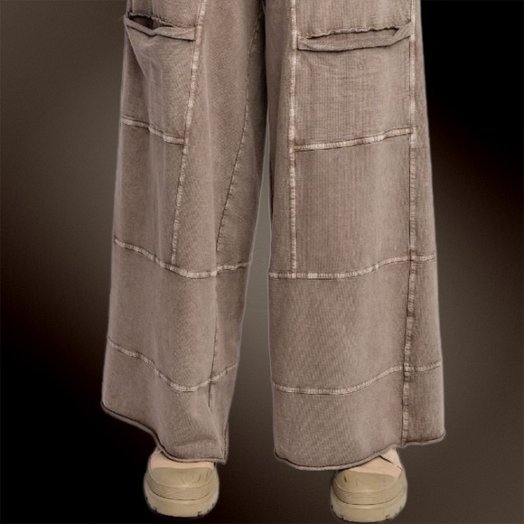 EASEL "Select Comfort" Premium Mineral Washed Wide Leg Pants Raw Hem Seam Detail - Picture 14 of 16